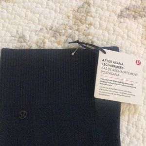 New lululemon navy leg warmers